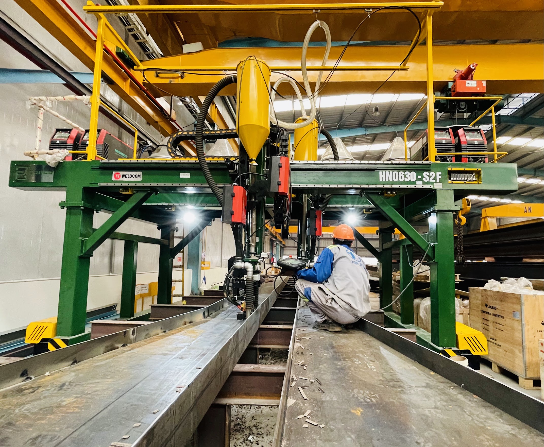 Smart horizontal welding gantry