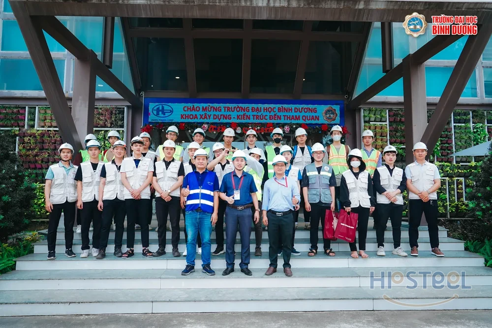BDU students visiting HP Steel's structural steel factory in Binh Duong
