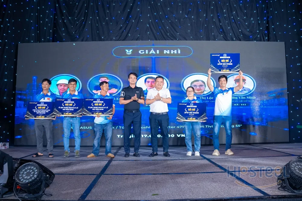 Trao Giải May Mắn do Lucky Steel Buildings t&agrave;i trợ tại Gala