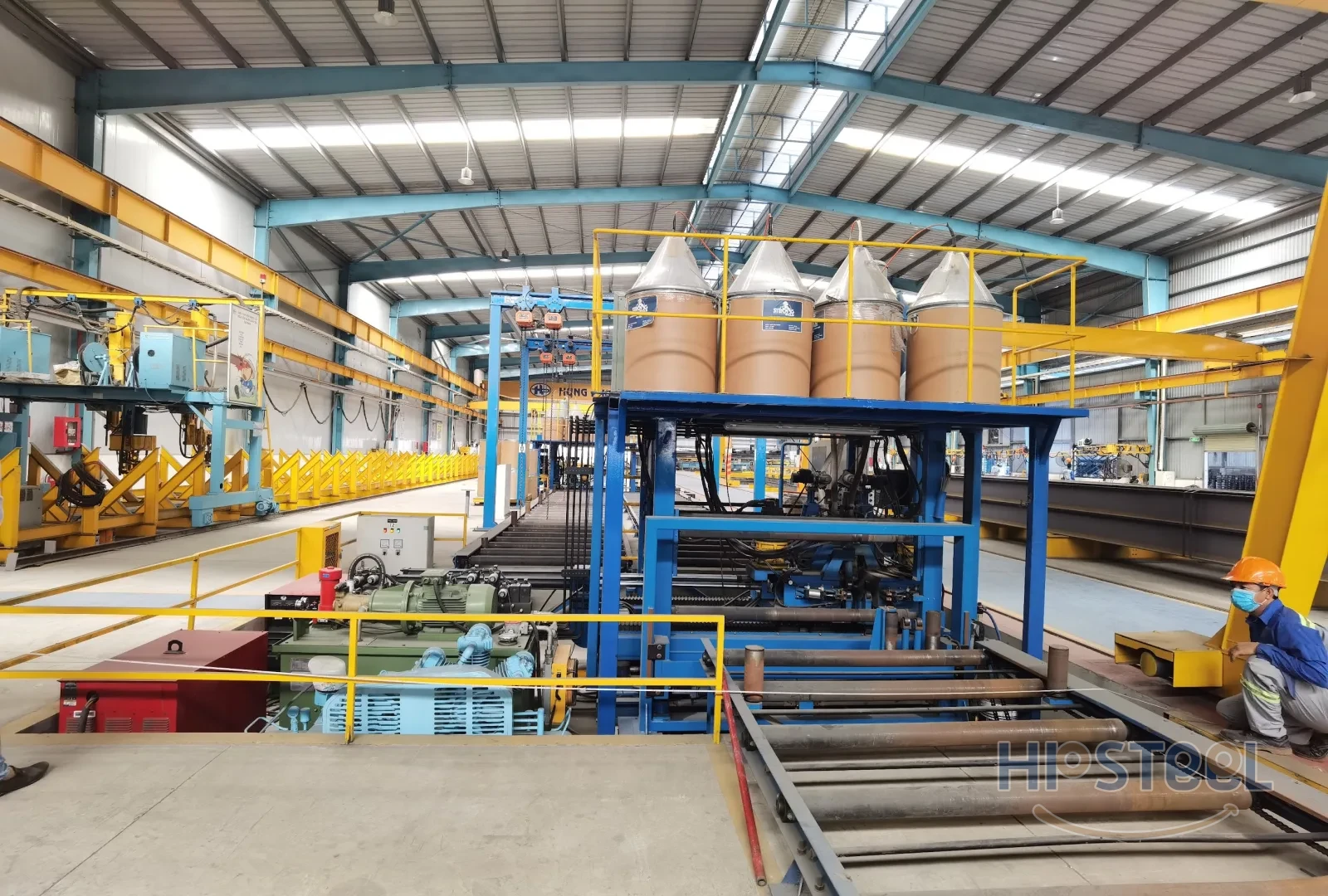 Horizontal welding station